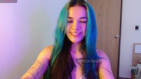 Snapshot of bell_art chatting on 12-17-24, 12:11 online show from 12-17-24, 12:11