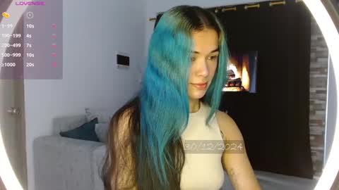 Snapshot of bell_art chatting on 12-30-24, 03:35 online show from 12-30-24, 03:35