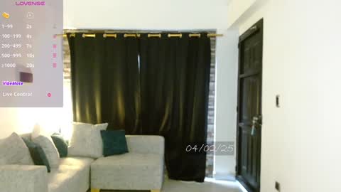 Snapshot of bell_art chatting on 02-04-25, 12:22 online show from 02-04-25, 12:22