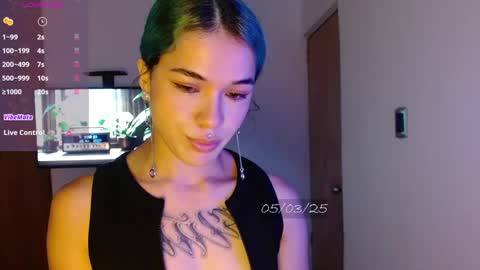 Snapshot of bell_art chatting on 03-05-25, 02:12 online show from 03-05-25, 02:12