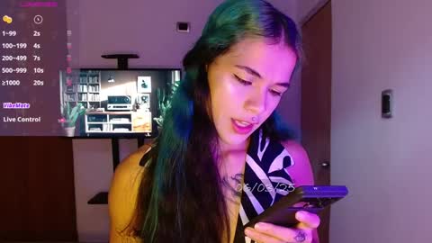 Snapshot of bell_art chatting on 03-06-25, 12:09 online show from 03-06-25, 12:09