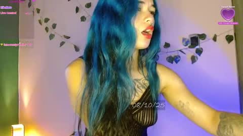 Snapshot of bell_art chatting on 10-08-25, 02:14 online show from 10-08-25, 02:14