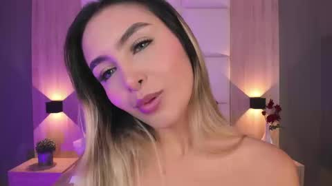 Bella cam online show from 09-19-25, 09:15