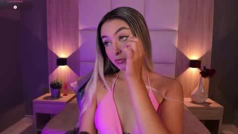 Bella cam online show from 10-04-25, 07:56