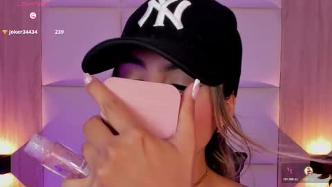 Bella cam online show from 10-29-25, 08:43