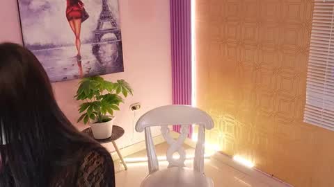 Snapshot of bella19__ chatting on 10-15-25, 08:20 bella19   online show from 10-15-25, 08:20