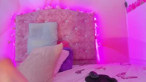 Snapshot of bella__sweets chatting on 12-04-24, 11:02 Melanie online show from 12-04-24, 11:02