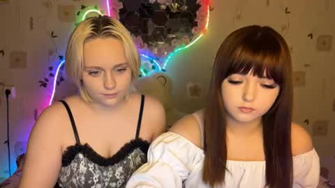 Snapshot of bella_and_alice chatting on 10-10-25, 02:05 bella_and_alice online show from 10-10-25, 02:05