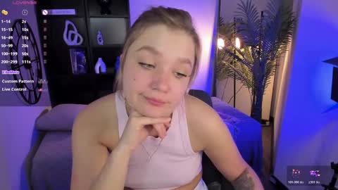 Bella online show from 04-01-26, 01:41