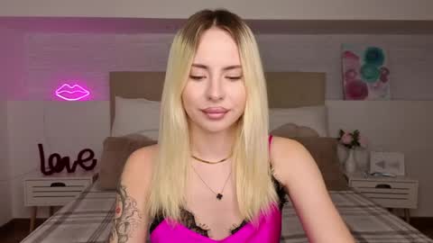 Snapshot of bella_crazyy chatting on 04-23-26, 07:38 Bella online show from 04-23-26, 07:38