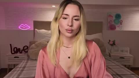 Snapshot of bella_crazyy chatting on 05-01-26, 07:18 Bella online show from 05-01-26, 07:18