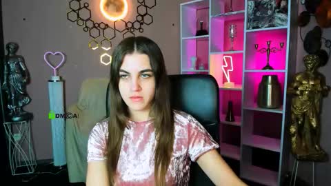 Bella online show from 11-23-25, 10:26