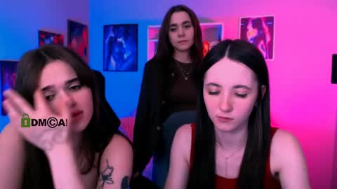 Snapshot of bella_dorn chatting on 05-11-26, 04:04 Bella online show from 05-11-26, 04:04