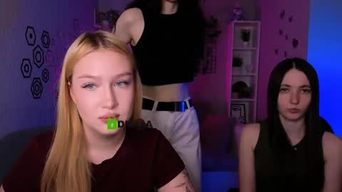 Snapshot of bella_dorn chatting on 05-31-26, 07:15 Bella online show from 05-31-26, 07:15