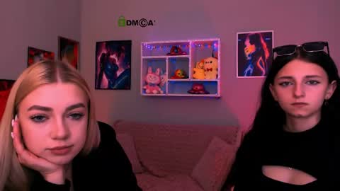 Snapshot of bella_dorn chatting on 06-17-26, 09:23 Bella online show from 06-17-26, 09:23