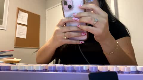 bella_dulce online show from 02-19-25, 07:48