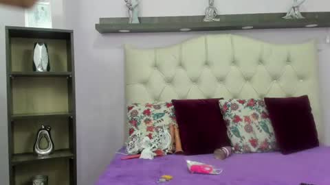 bella_ebony19 online show from 06-23-26, 11:19
