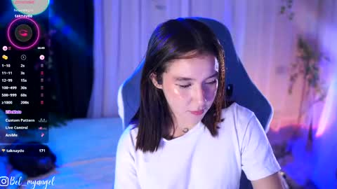 In instagran bel myangel online show from 05-05-26, 05:54