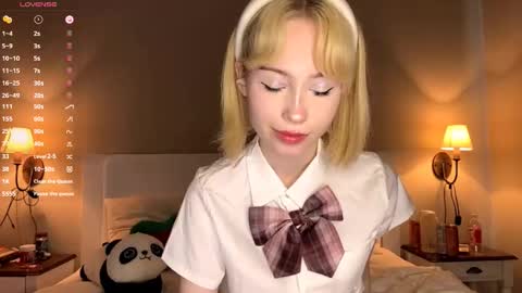 Snapshot of bella_gasp chatting on 09-10-25, 09:20 Jane online show from 09-10-25, 09:20