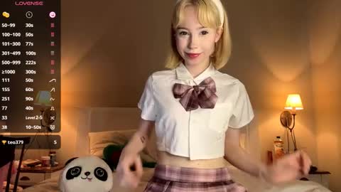 Snapshot of bella_gasp chatting on 09-11-25, 09:20 Jane online show from 09-11-25, 09:20