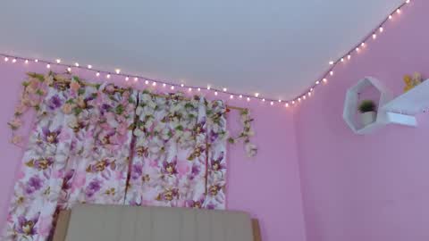 Snapshot of bella_gentle chatting on 03-11-25, 11:44 bella_gentle online show from 03-11-25, 11:44