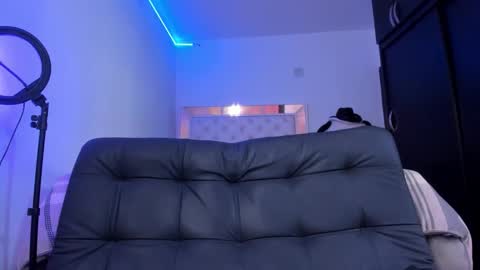 Snapshot of bella_hamilton chatting on 02-14-26, 04:09 bella_hamilton online show from 02-14-26, 04:09