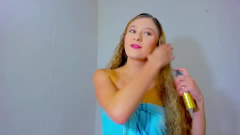 bella_heat19 online show from 04-28-26, 10:15