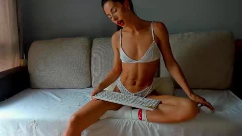 Anna  online show from 09-12-25, 09:20