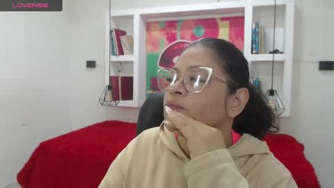 lady online show from 09-09-25, 11:32