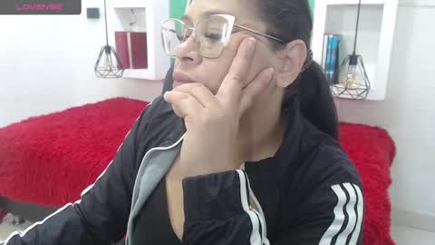 lady online show from 10-01-25, 11:27