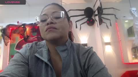 lady online show from 10-23-25, 12:04