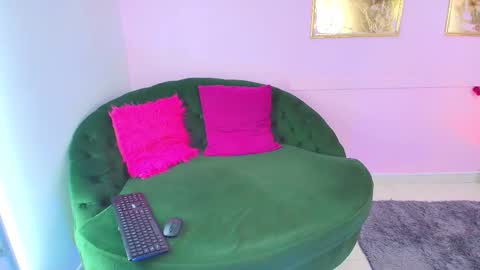 BELLA online show from 01-15-26, 04:17