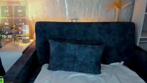 Snapshot of bella_ramsi chatting on 06-09-26, 12:33 Linda Bella online show from 06-09-26, 12:33