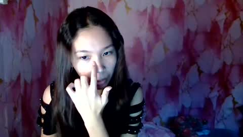 Snapshot of bella_saero chatting on 06-16-26, 09:45 bella online show from 06-16-26, 09:45
