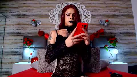 Snapshot of bella_salvatore chatting on 02-17-25, 01:25 online show from 02-17-25, 01:25