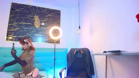 Snapshot of bella_salvatore chatting on 12-04-25, 08:28 online show from 12-04-25, 08:28