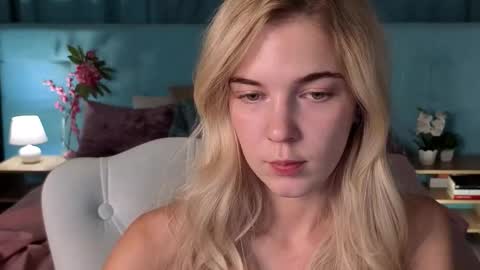 Bella online show from 11-30-25, 08:18