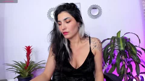 Snapshot of bella_thorne3 chatting on 02-01-25, 09:40 Bella online show from 02-01-25, 09:40