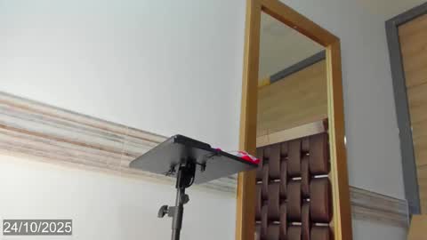 Snapshot of bella_tinkerbell_bahamas chatting on 10-24-25, 08:05 bella_tinkerbell_bahamas online show from 10-24-25, 08:05