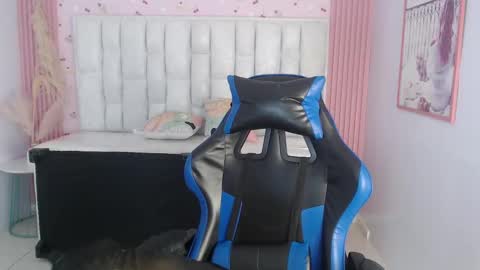 Bella online show from 09-26-25, 08:24