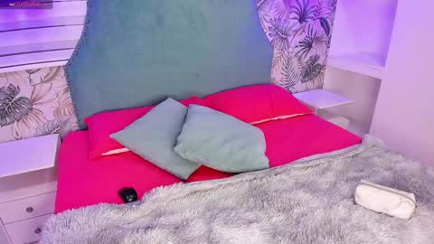 Bella Becca  online show from 12-21-24, 06:44