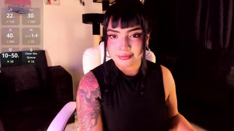 Snapshot of bellaa_miller chatting on 10-01-25, 10:49 Bella online show from 10-01-25, 10:49