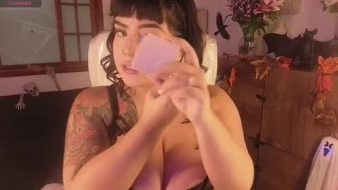 Snapshot of bellaa_miller chatting on 10-14-25, 08:09 Bella online show from 10-14-25, 08:09