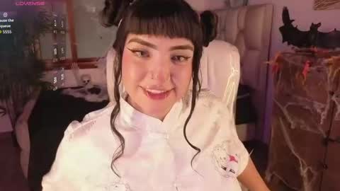 Snapshot of bellaa_miller chatting on 10-16-25, 08:10 Bella online show from 10-16-25, 08:10