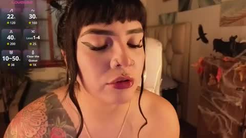 Snapshot of bellaa_miller chatting on 10-21-25, 07:58 Bella online show from 10-21-25, 07:58