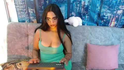 Bella Baker online show from 04-30-26, 01:17