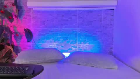 Snapshot of bellablazze chatting on 11-21-25, 11:53 bellablazze online show from 11-21-25, 11:53