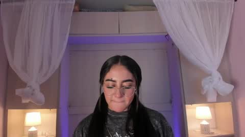  Bella  online show from 05-30-26, 07:44