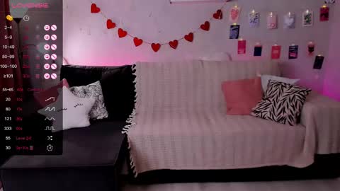 Snapshot of bellacaress chatting on 05-06-26, 02:19 hello guys im Bella online show from 05-06-26, 02:19