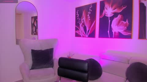  Bella C  online show from 01-31-25, 12:18